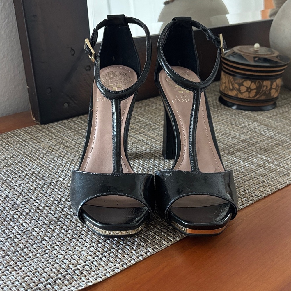 Vince Camuto Black patent leather heels